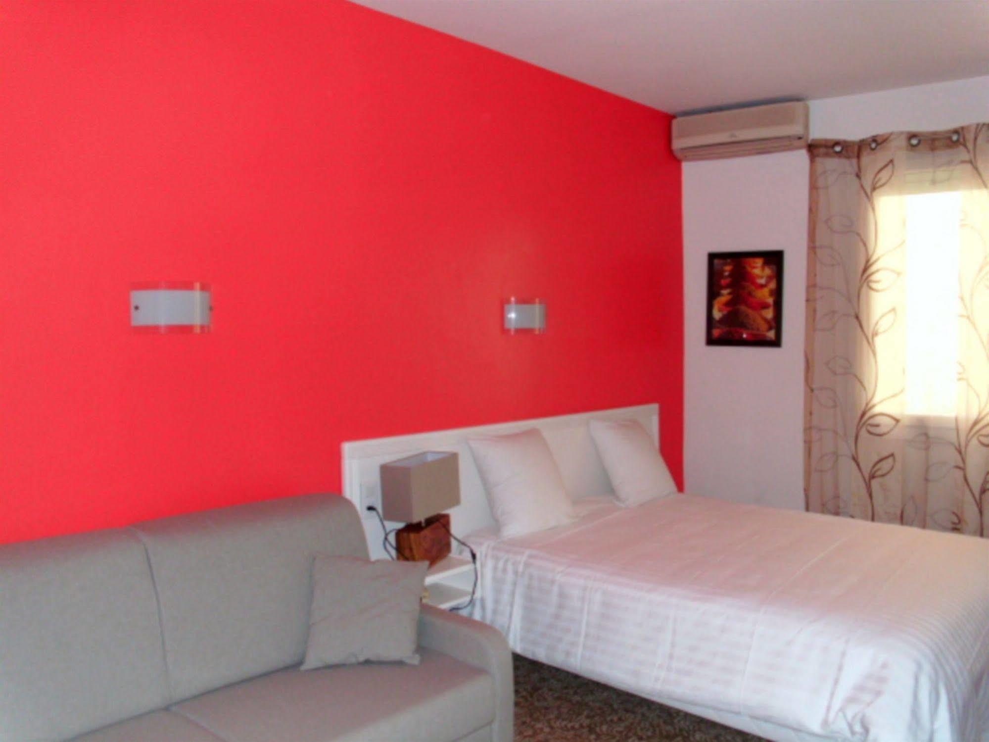 Hotel Le Chapon Fin Moissac Kültér fotó